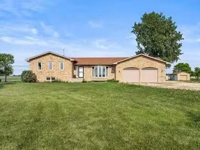 3767 Pipeline Rd, West St Paul, MB, R4A 8A2 Luxury House for.
