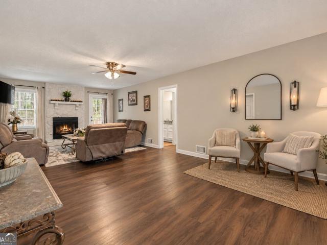 3760 Sunny Hill Drive