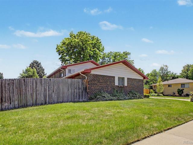 3762 S Benton Way