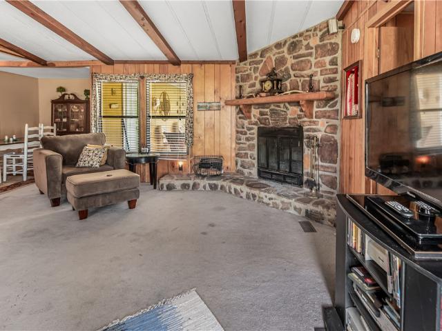 376 Loganberry Road