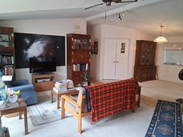 376 Los Encinos Court 376