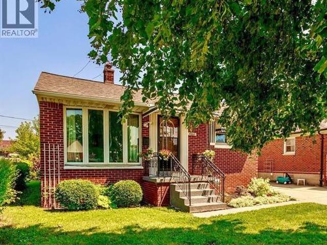 3775 Myrtle, Windsor, ON, N9C 2C9 house for sale | Listing ID 26023 | Royal LePage