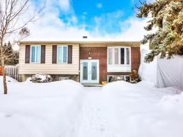 3775 Rue Sullivan, Longueuil Saint Hubert, QC, J3Y 6L8 hou.