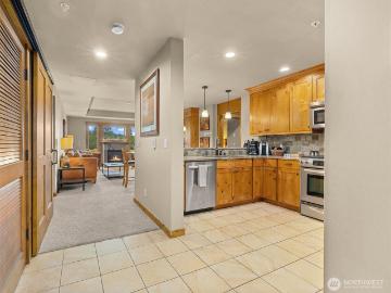 3770 Suncadia Trail # 102