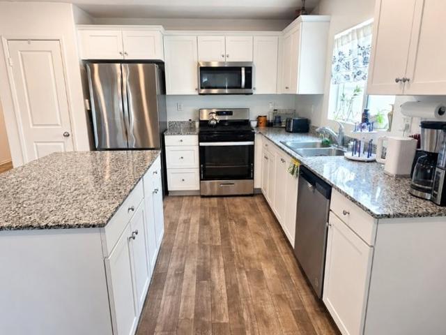 377 White Gate