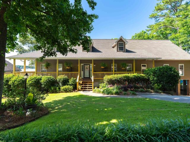 378 Lakeview Circle