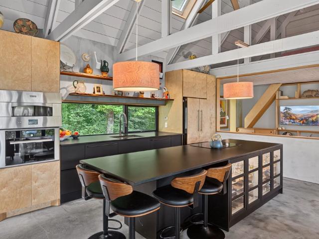 378 Parkside Lane