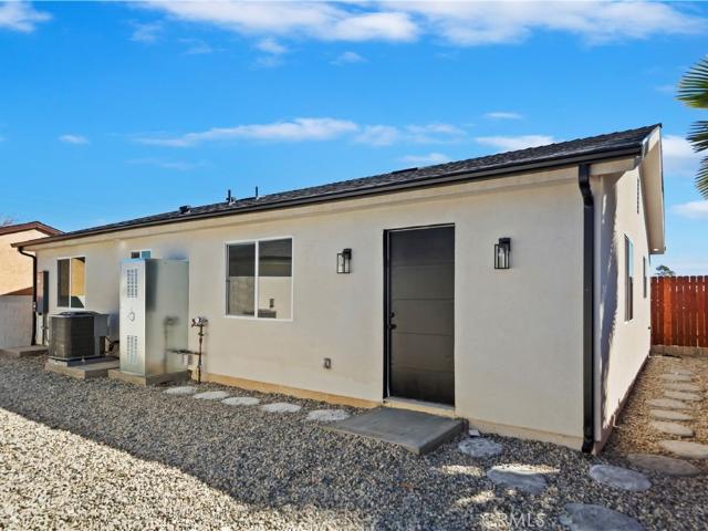37918 Palm Vista
