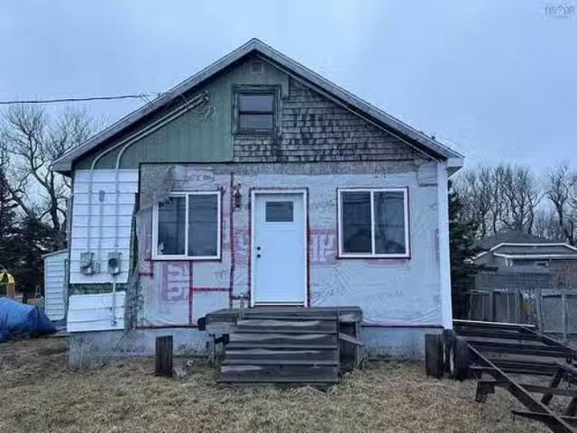 3792 Ellsworth Avenue, New Waterford, NS, B1H 2J2 house for.