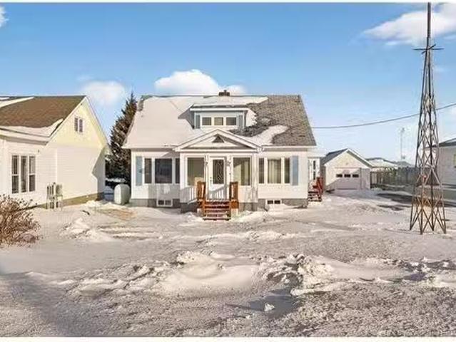 379 Chaleur St, Charlo, NB, E8E 2B8 house for sale Listing.