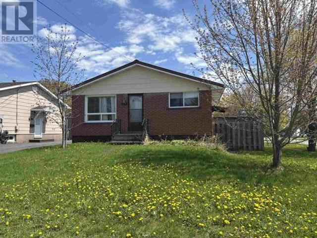 379 Chambers Ave, Sault Ste. Marie, ON, P6A 4W4 house for sale | Listing ID SM260679 | Royal LePage