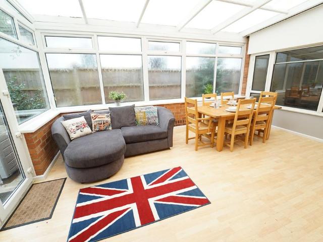 379 Derby Road, Lenton, Nottingham. 6 bed house to rent £3,796 pcm £876 pw