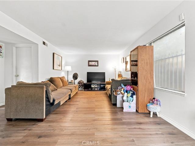 379 E Randall
