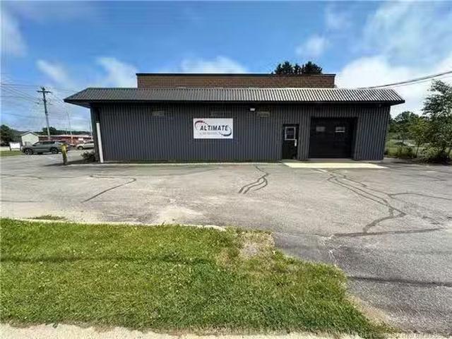 379 Somerset St, Saint John, NB, E2K 2Y5 commercial for leas.
