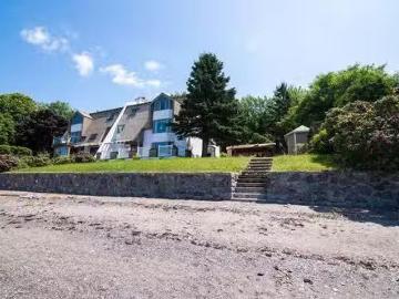 379 Route Du Fleuve, Notre Dame Du Portage, QC, G0L 1Y0 Luxu.