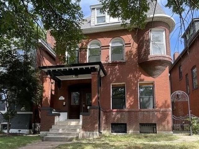 3805 Hartford St, Saint Louis, MO 63116