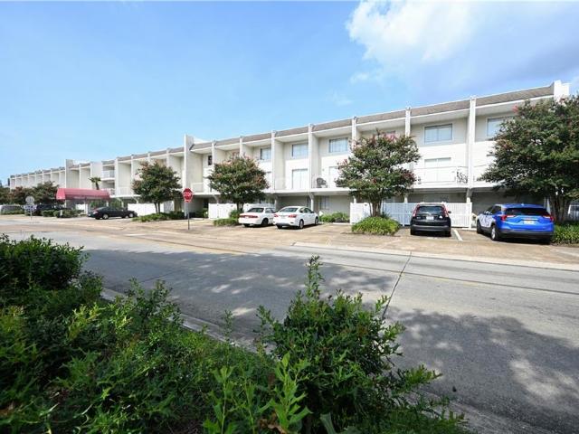 3805 Houma Boulevard # B202