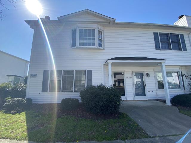 3806 D1 Sterling Pointe Dr, 3 beds, 2 full and 1 half baths