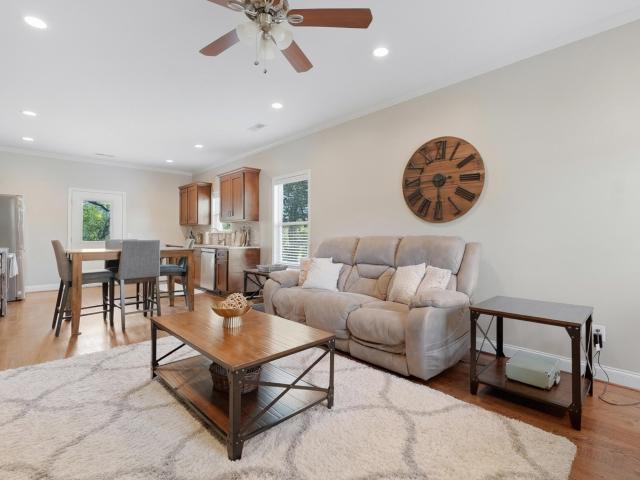 3806 Kingwood Circle
