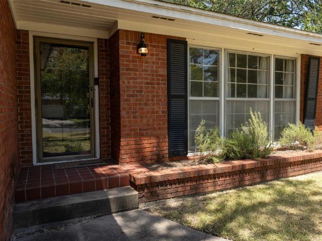 3807 Huaco Lane