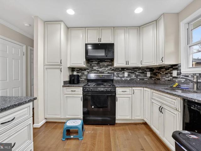 3809 Walnut Lane