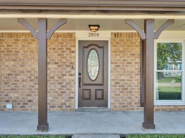 3809 woodbriar drive