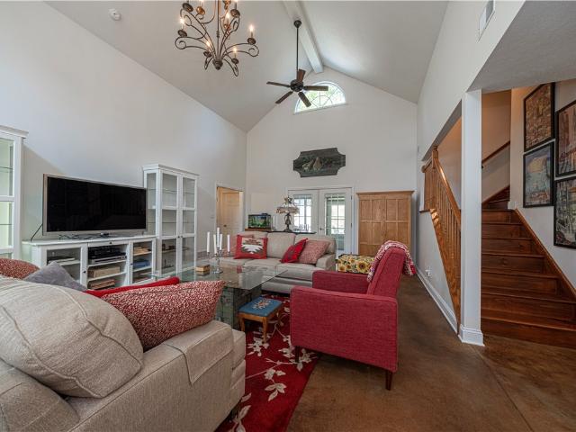 3800 Mount Royal Blvd