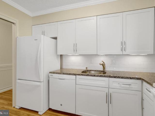 3800 Fairfax Drive # 105