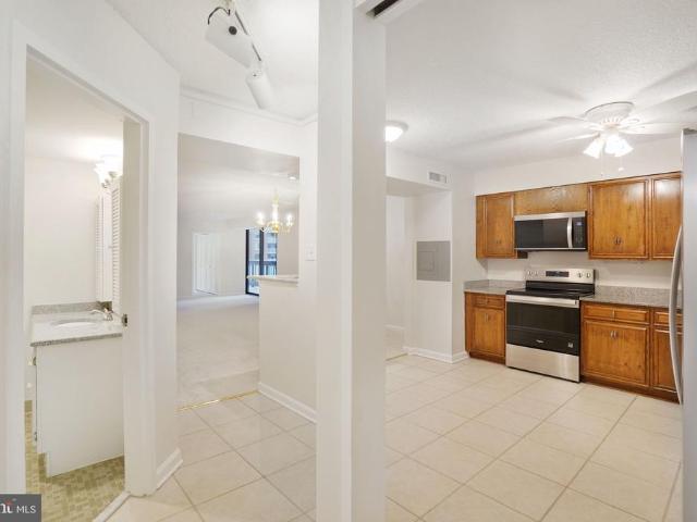 3800 Fairfax Drive # 213