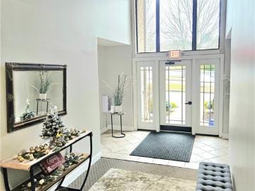 3800 Rosemont Boulevard 103 E
