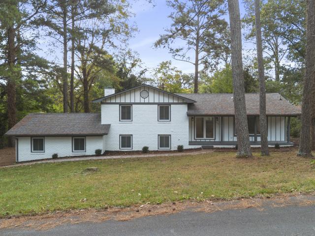 3802 Northwood Drive NW
