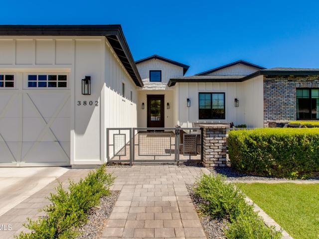 3802 e highland avenue