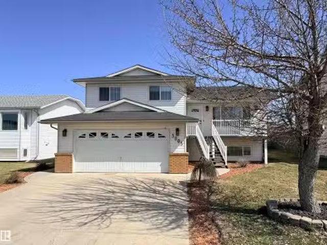 3803 40 Avenue, Bonnyville Town, AB, T9N 1V3 house for sale.