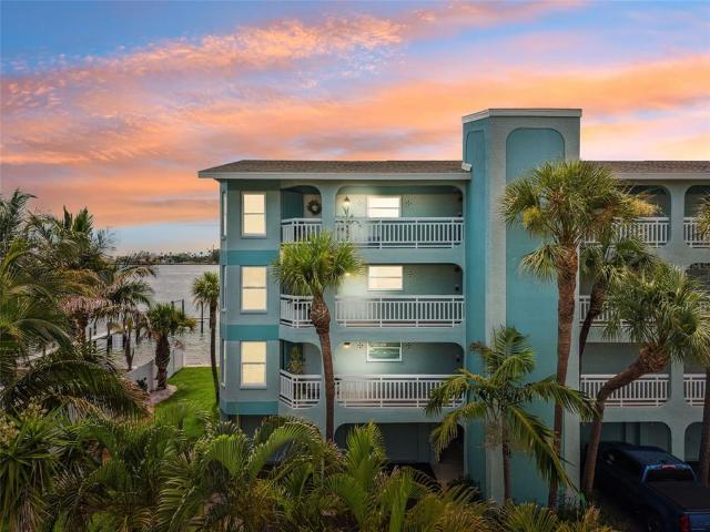 380 8th Ave N, Unit 4, Tierra Verde, FL 33715 | MLS #TB8483