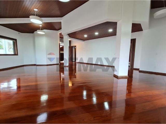 380 Área Útil Casa Alugar, 4 Dormitórios localizado em Rua Tomás Lamarca, 40 Atrás do Bos Jardim Emília, Sorocaba, São Paulo, 18031100 | Brasil