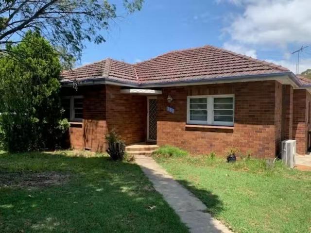380 Kingsway, Caringbah House for rent Listed by Property Man.