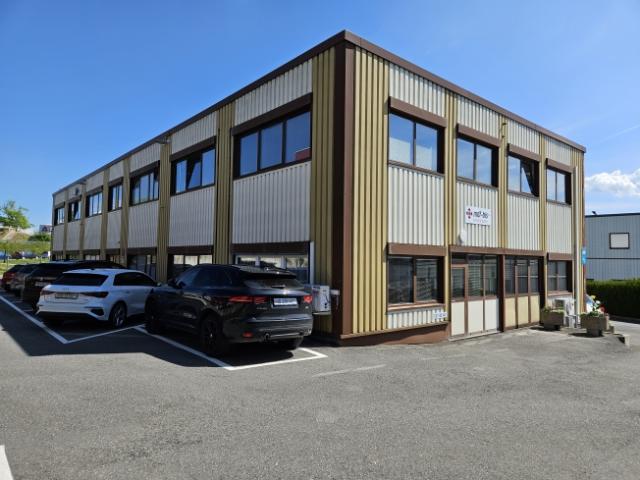 380 m², aufgeteilt in 4 Geschäftsräume, aufgeteilt