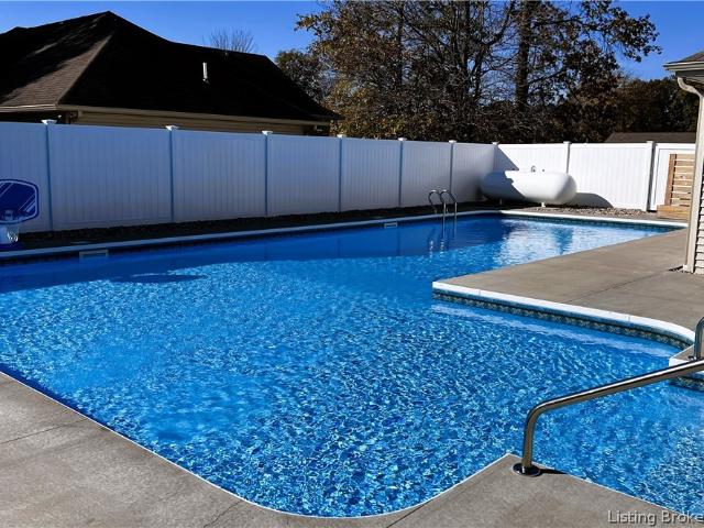 380 N Lakeside Drive