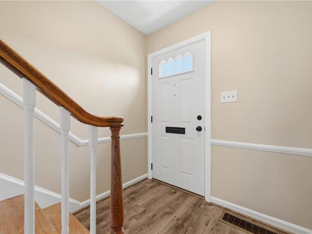 380 Newburn Dr, Pittsburgh, PA 15216 | MLS #1749