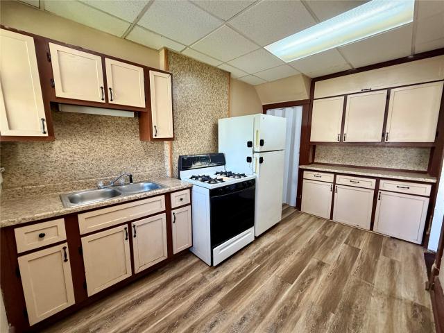 3815 DRAPER Place