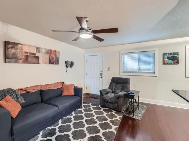 3815 Guadalupe St # 103