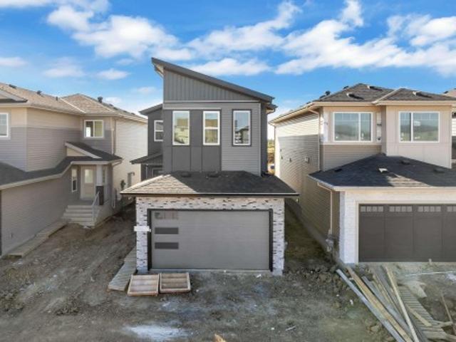 3816 39 St, Beaumont, AB, T4X 3A1 house for sale | Listing ID E4509 | Royal LePage