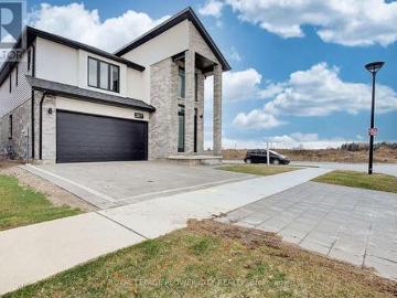 London, Ontario - Fireplace
