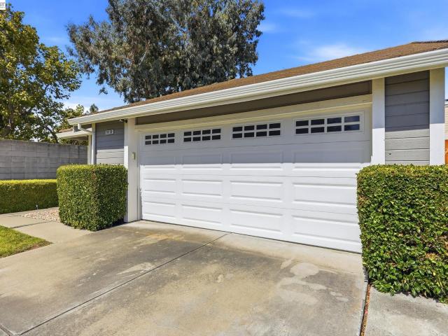 38109 Iris Court