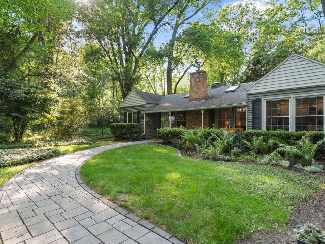 3812 Brookside Drive