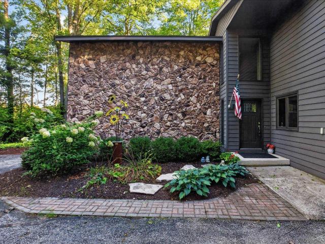 3812 Woodside Drive