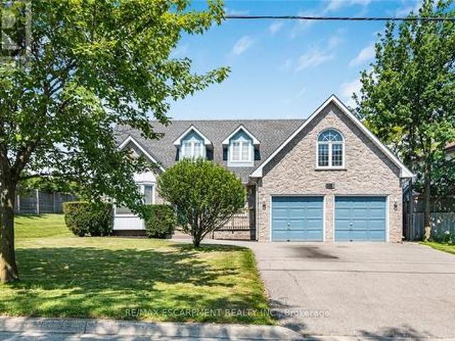381 Kerman Avenue, Grimsby, ON, L3M 5C4 house for sale | Listing ID X13521 | Royal LePage