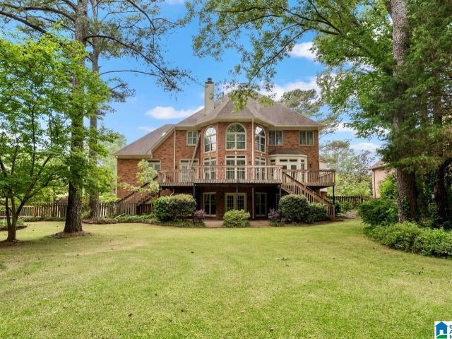3825 Kinross Drive
