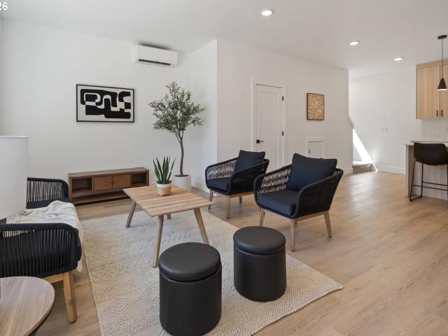 3821 sw pomona st