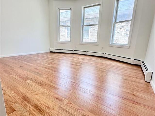 382 384 Watertown St Unit 2R, Newton, US, MA